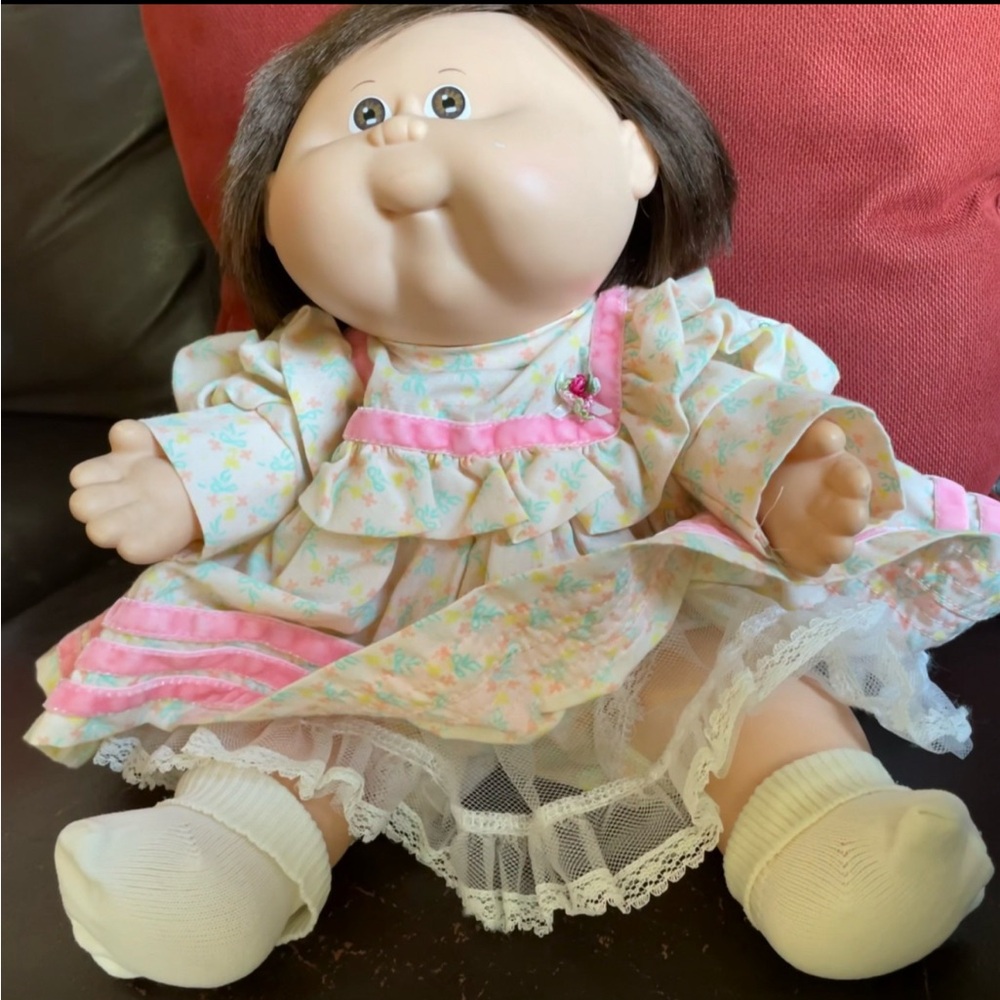 Vintage Cabbage Patch Kids Doll. 1980’s Xavier Roberts signature. Cornsilk hair.